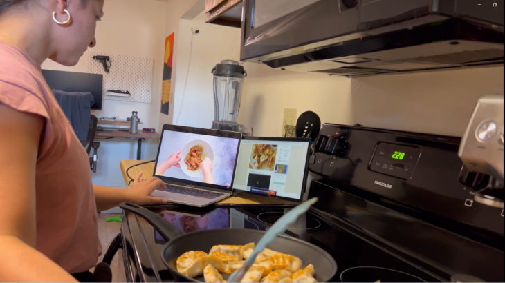 Monitor Huggers The Best Ways to Use a Dual Monitor Setup with Your Laptop – AdHugger